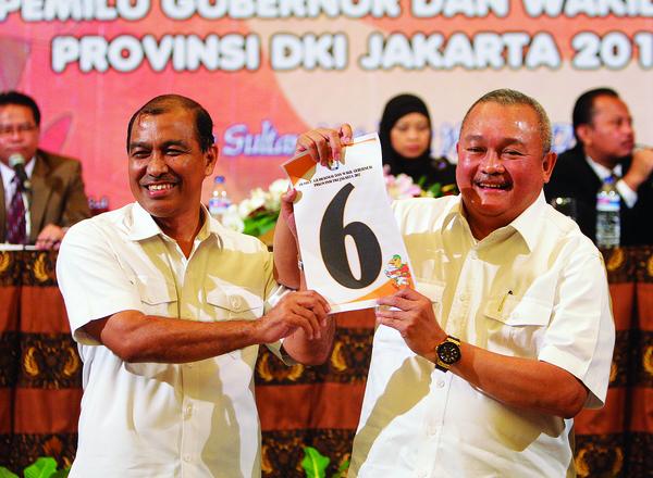 Alex Kampanye di Atas Mobil Damkar, Faisal ke Rawamangun