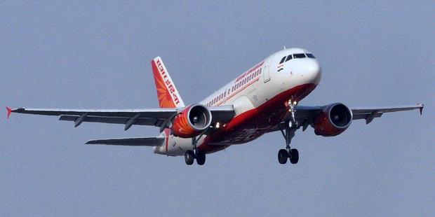 Tidak Dapat Tiket Gratis, Pilot Dudukkan Ibu di Kokpit