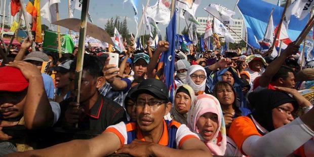 Tidak Cuti, Foke Hadiri Dialog Cagub Pakai Baju PNS 