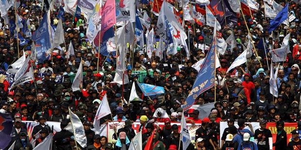 Hapus "Outsourcing" dan Tolak Upah Murah