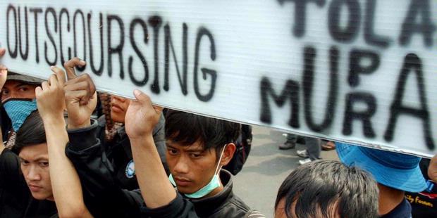 Buruh Tagih Janji Revisi Undang-Undang "Outsourcing"
