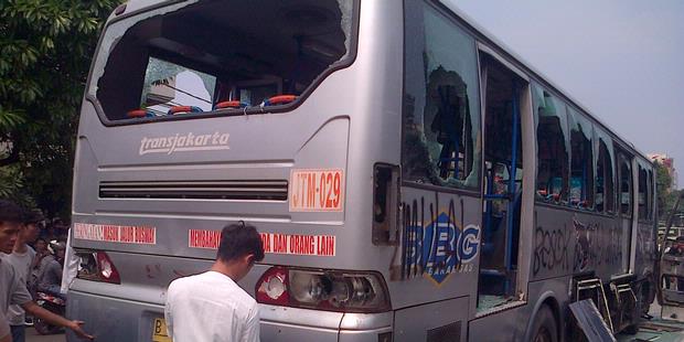 Tabrak Pejalan Kaki, BLU Transjakarta Minta Maaf