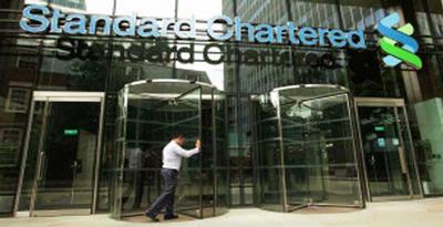 Saham Standard Chartered Merosot