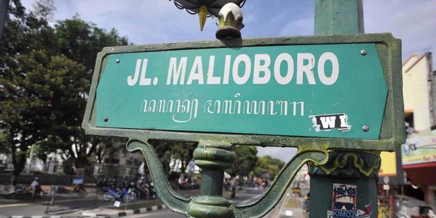 Pro Kontra penggantian papan nama baru Malioboro