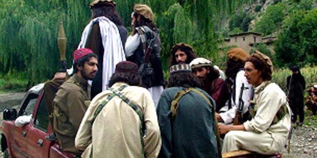 Taliban Pakistan Ledakkan Empat Sekolah