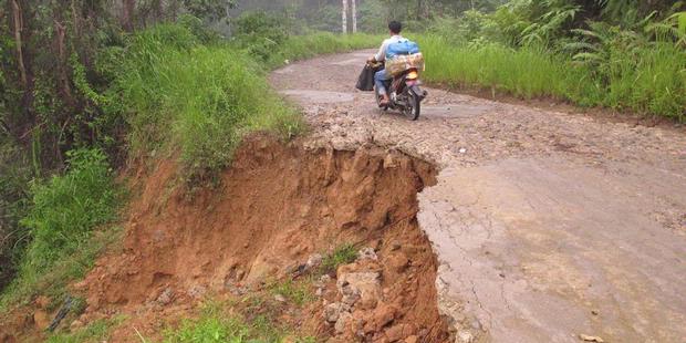Empat Warga Batu Busuak Tertimbun Tanah Longsor