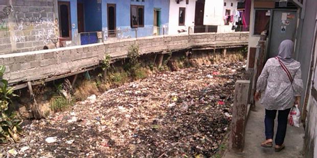 Sampah Menumpuk, Warga Menuntut