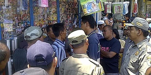 Satpol PP Terlibat Adu Jotos dengan PKL