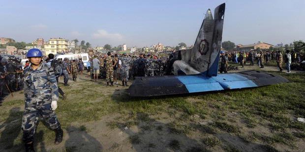 Akibat Seekor Burung Pesawat Nepal Jatuh
