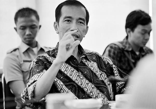 Jokowi Berikan Rp 3 Miliar untuk Lurah dan Camat