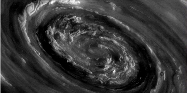 Badai "Monster" Menghantam Kutub Saturnus