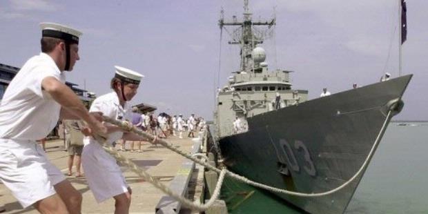 Pencuri Gondol Persenjataan Kapal AL Australia