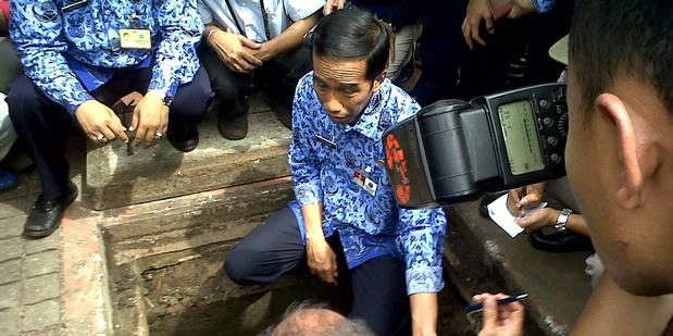 Jokowi Masuk ke Gorong-gorong Bundaran HI
