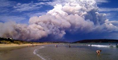 0802095 tasmania p Ribuan Orang Terlantar akibat Kebakaran Hutan di Tasmania