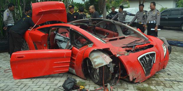 Polisi Telusuri Pelat Nomor "Ferrari" Dahlan