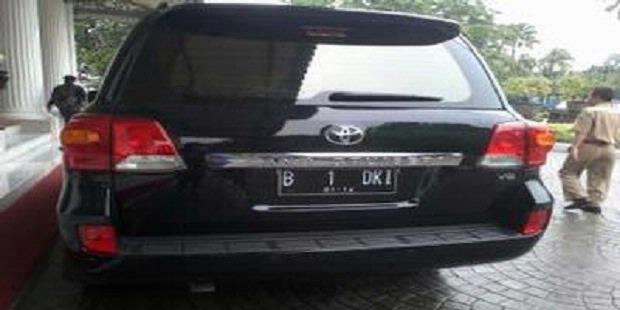 Akhirnya Jokowi Gunakan Mobil Dinas Pelat B 1 DKI