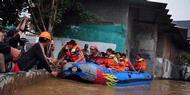Bayi Setahun Terjebak Banjir 4 Meter di Kampung Pulo