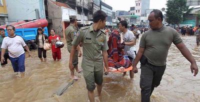 Tinggi Banjir di Kampung Pulo Masih Berkisar 4 Meter