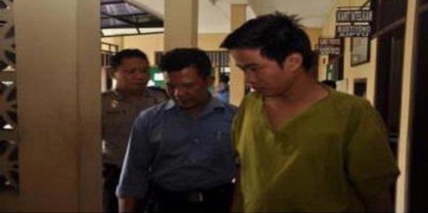 Pria Ini Tertangkap Mencopet Polisi di Bus