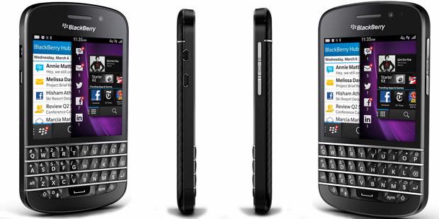 Review dan Harga BlackBerry Q10 - Smartphone Blackberry 10 dengan kombinasi layar sentuh dan keyboard QWERTY