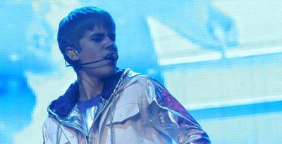 Justin Bieber Serempet Paparazzi