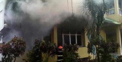YOU TUBE FOTO KERUSUHAN PALOPO 2013 Video Pembakaran Mobil dan Gedung di Sulsel 