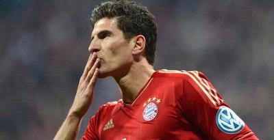 Effenberg: Cepat Ambil Gomez, Fiorentina! 