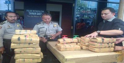 Jadi Guru 12 Tahun Malah Tertangkap Jualan Sabu