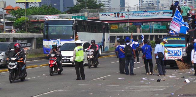 Depan Gedung DPR Sudah Bisa Dilintasi Lagi