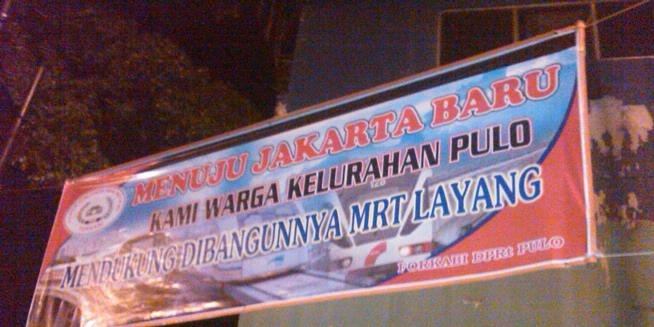 Eh..., Ada Spanduk Dukung MRT Layang