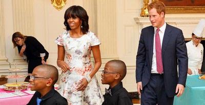 Ketemu Harry, Michelle Obama Pilih Gaun Prabal Gurung