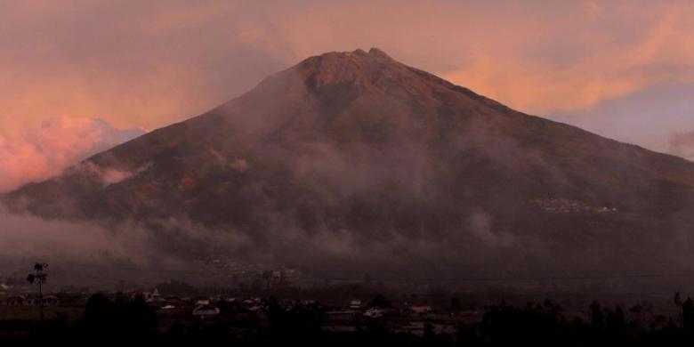 Kebakaran di Gunung Sumbing akibat Sisa Api Unggun Pendaki