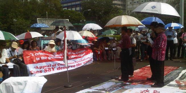 Jemaat GKI Yasmin dan HKBP Piladelpia Masih Beribadah di Depan Istana