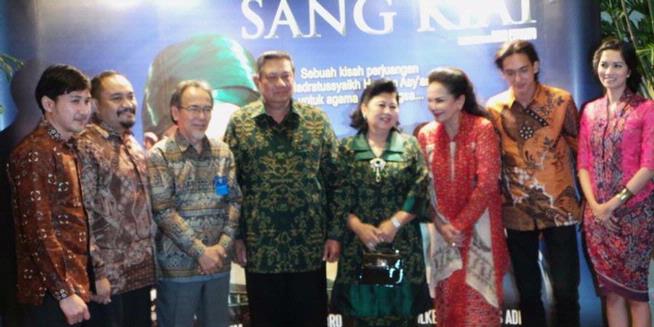 Menonton "Sang Kiai", Pak Presiden Mewek