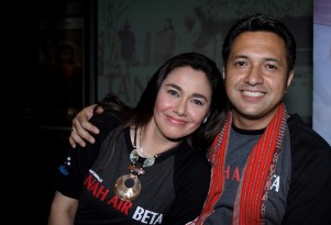 Nia Zulkarnaen Tak Khawatir Filmnya Bertarung dengan 