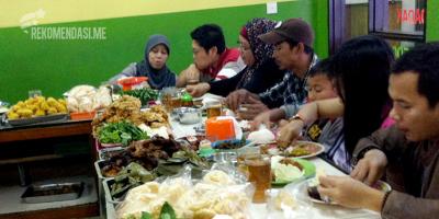 Mampirlah ke Warung Bu Imas