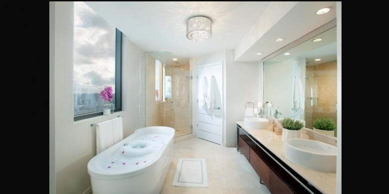 Asyik Kamar Mandinya Terang Siang dan Malam Kompas com