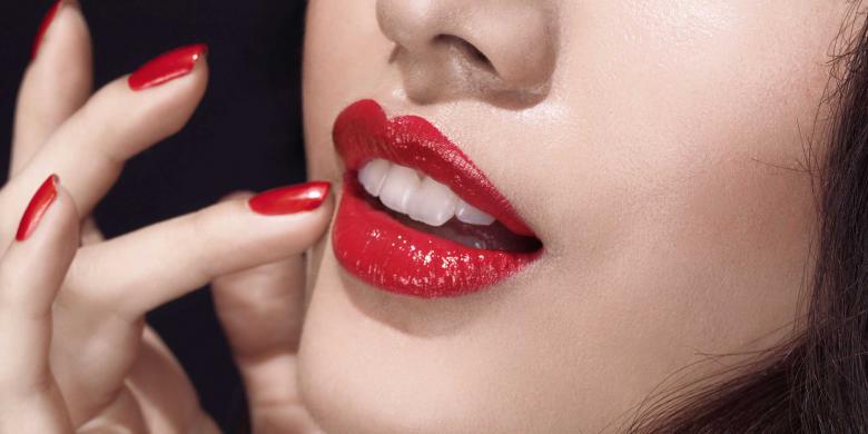 Creating Color Lipstick Survive Longer