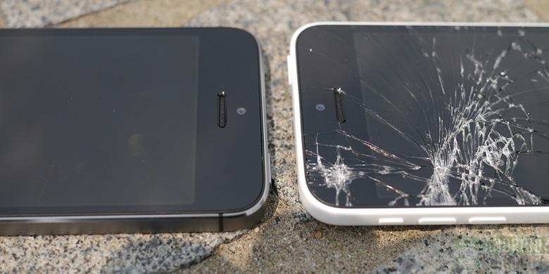 Tekno - Adu Jatuh iPhone Baru, 5S Selamat 5C Pecah