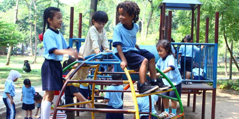 Selain Tempat Wisata Taman Juga Sarana Edukasi Anak Kompas Com Selain Tempat Wisata Taman Juga Sarana Edukasi Anak Kompas Com