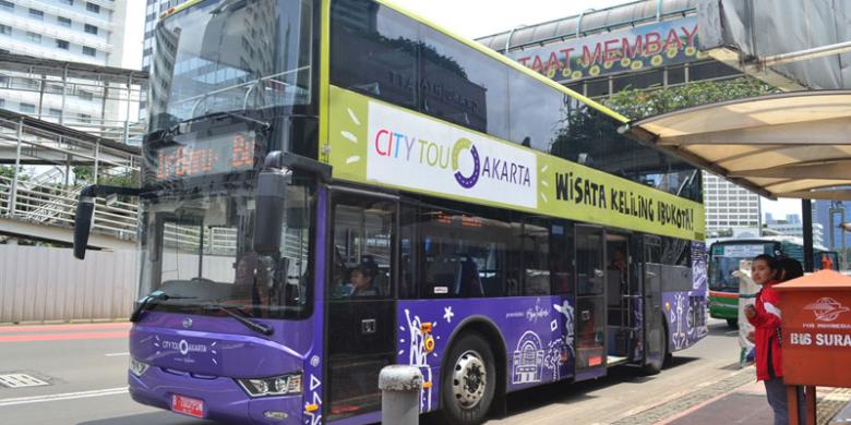 Senangnya Keliling Jakarta dengan Bus Wisata
