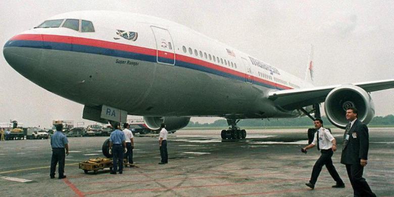 Pesawat Malaysia Airlines MH 370 diduga jatuh di laut
