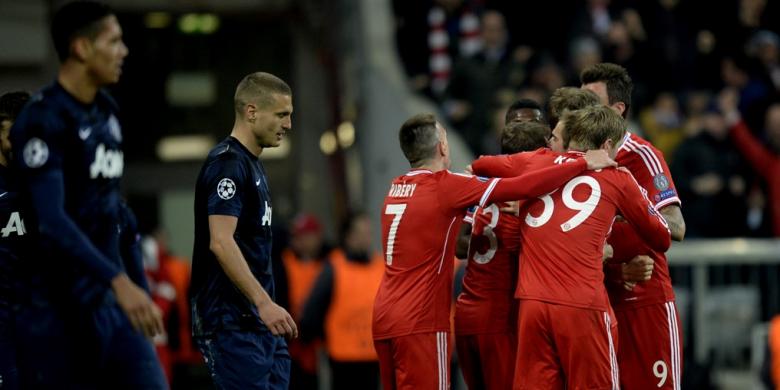 Sempat Tertinggal, Bayern Singkirkan MU