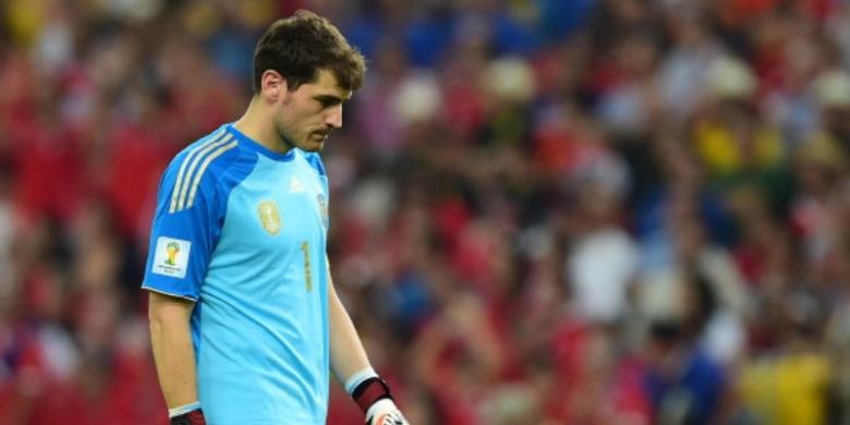 Kiper tim nasional Spanyol, Iker Casillas. (AFP PHOTO / MARTIN BERNETTI)