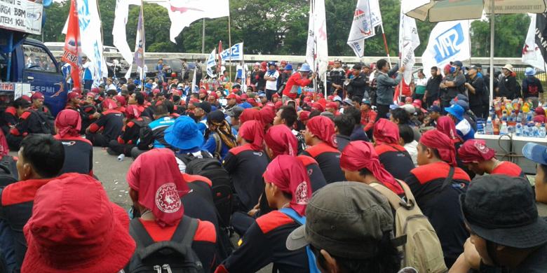 Mpr Dan Dpd Di Jalan Gatot Subroto Jakarta Pusat Rabu 26112014 Mpr Dan Dpd Di Jalan Gatot Subroto Jakarta Pusat Rabu 26112014