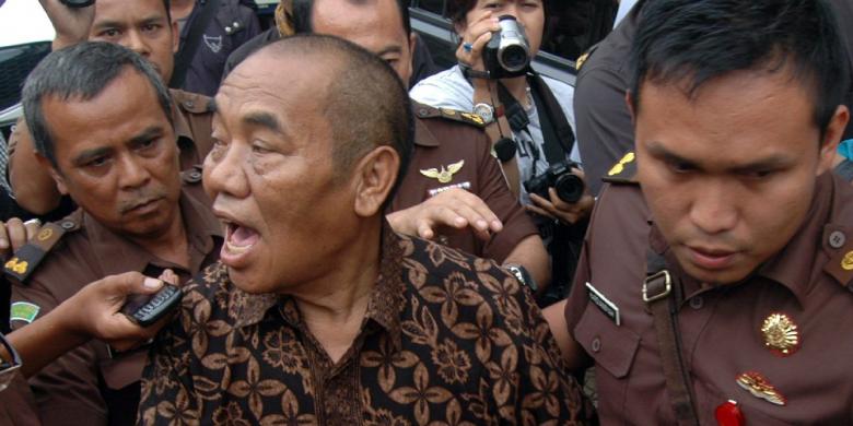 KOMPAS.com/Reni Susanti Mantan Ketua KONI Kabupaten Bandung yang juga anggota DPRD Jabar, Hilman Sukirman ditahan Kejari Bale Bandung terkait dugaan ... - 1700437Koni780x390
