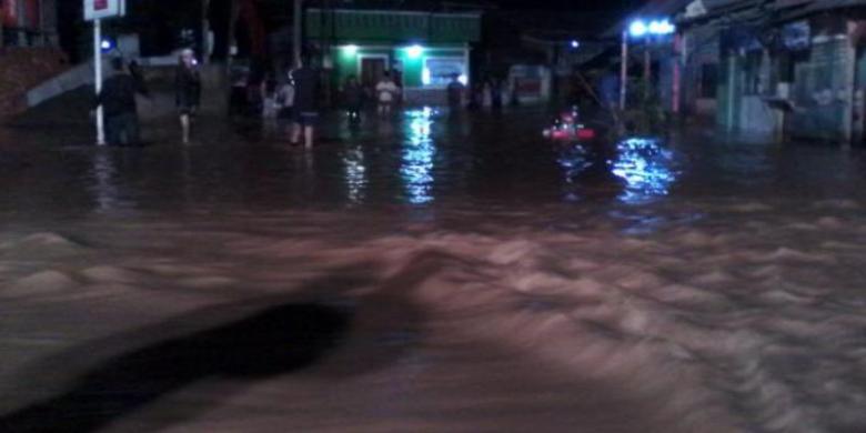 ... Cironggeng Jebol Lagi, Kota Bandung Dikepung Banjir - Kompas.com