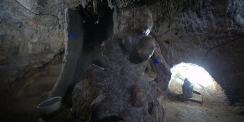 MITOS LEGENDA BATU MENANGIS