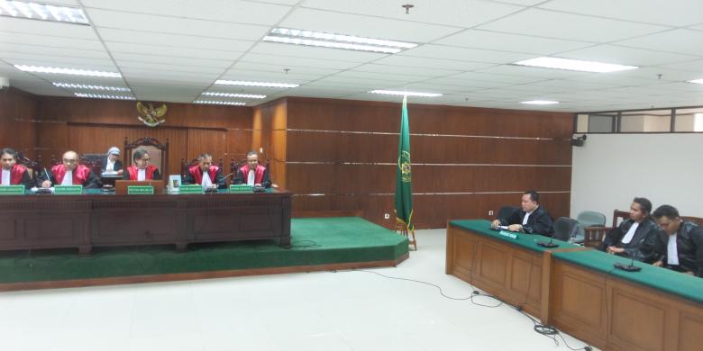 udar ahok dan Vonis  Kompas.com Pristono Udar Sidang  Ditunda