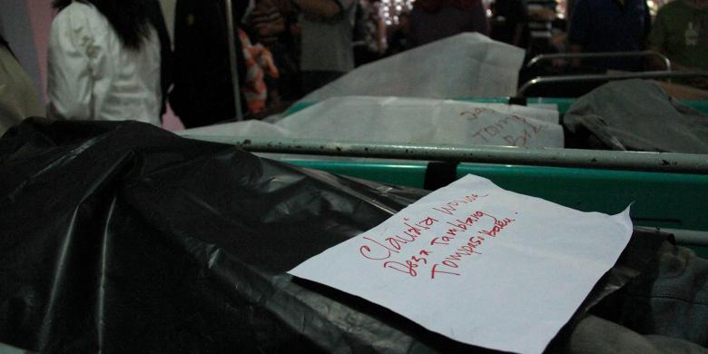 Sempat "Update" Status di FB, Suami Istri Ini Ditemukan Tewas Berpegangan Tangan